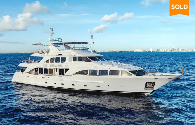 120' Benetti 2007 Sold by Jason Walton [MAMMA MIA]