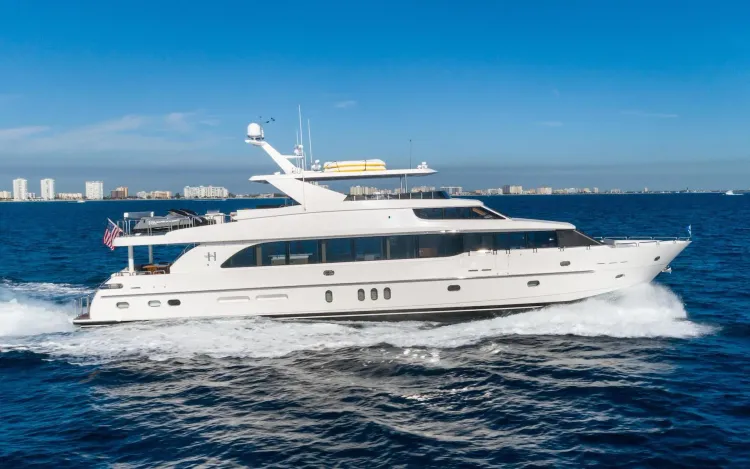 Yacht Walkthrough: 101' Hargrave Motoryacht [MB3]