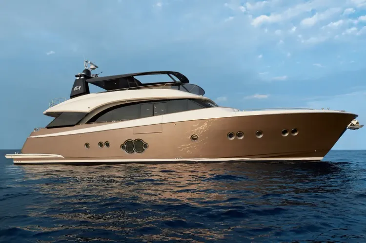 VIDEO: Monte Carlo Yachts 86 Test by BoatTest.com