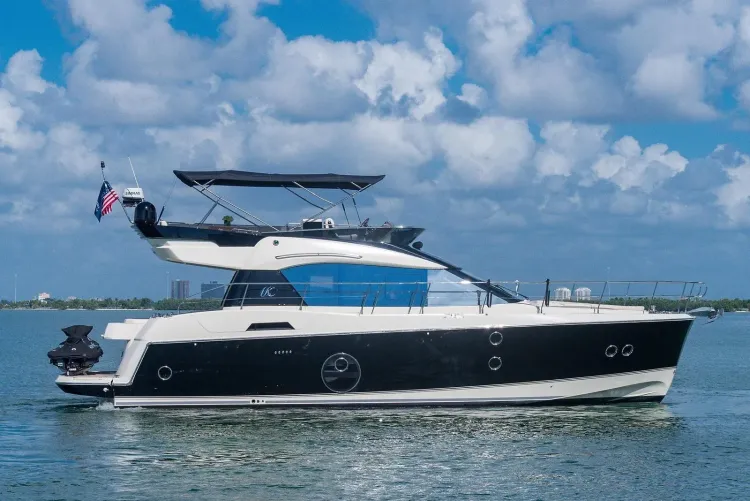 Beneteau MC5 Sold By Yacht Brokers Will Noftsinger + Sidney Ambroise