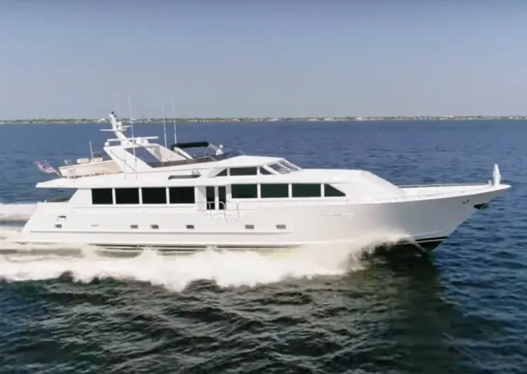NO VACANCY: 100 Broward Motoryacht Walkthrough