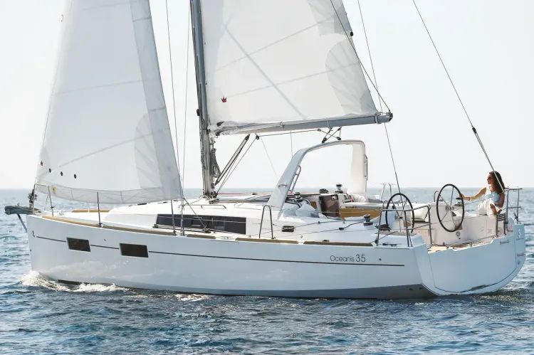 Beneteau Oceanis 35 Features Walkthrough Video