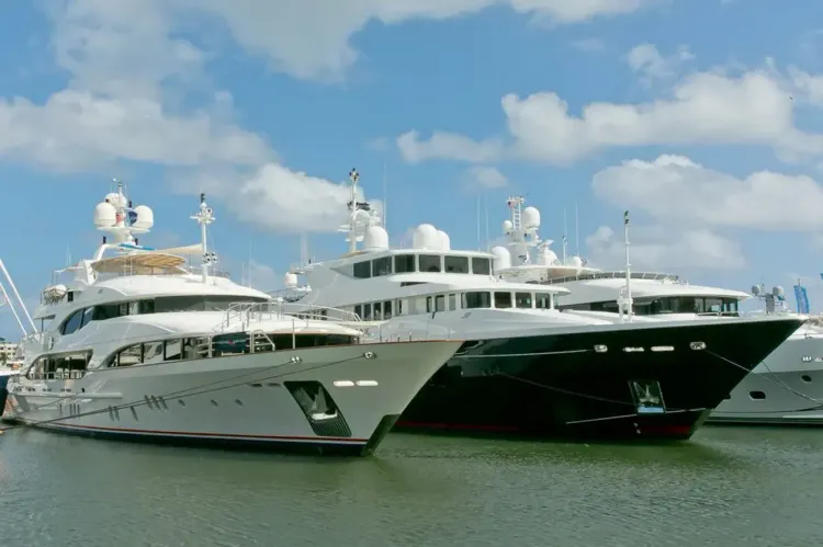 Dazzling Displays Draw Boaters to Palm Beach Show