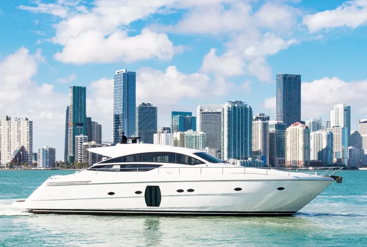BOAT OF THE DAY: a powerful 64' Pershing in Miami