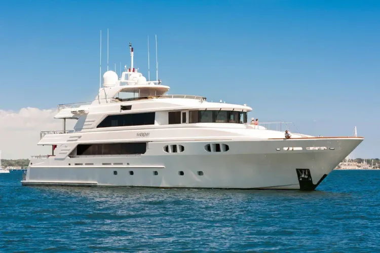 VIDEO: Tour the 142' Richmond Superyacht FAR FROM IT