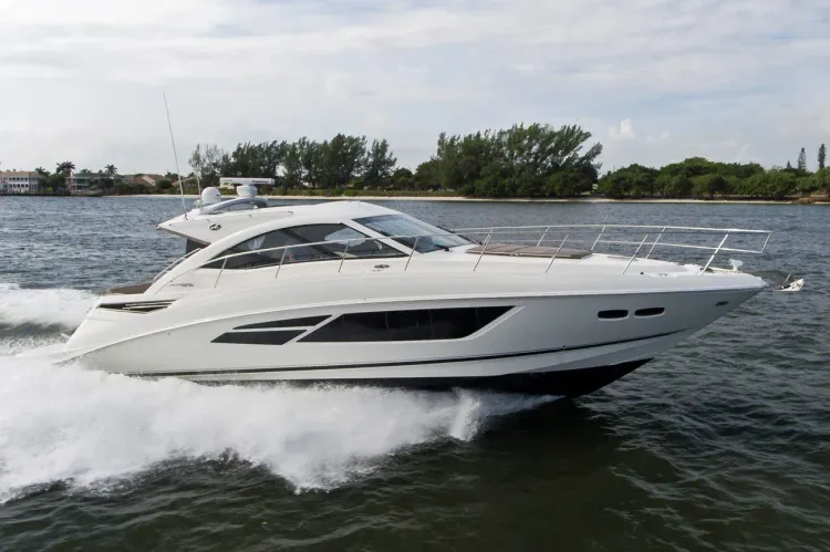 Denison Sells 2016 51' Sea Ray Sundancer Motoryacht