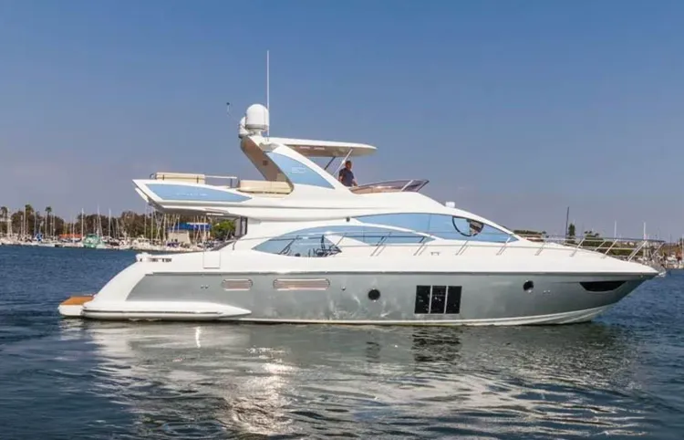 Yacht Walkthrough: 60 Azimut 2016 [Motoryacht Highlight]