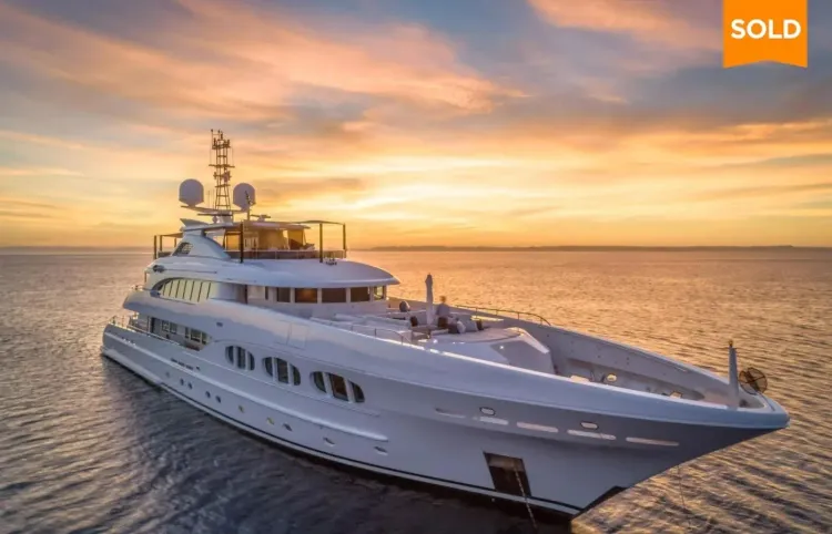 154 Heesen Sold by Thom Conboy & Chris Collins [ODYSSEA]