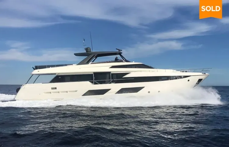 28.49m Ferretti 2020 Sold by Pierre Badin [UPSTREAM]