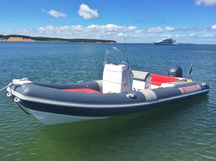 Denison Yacht Sales Delivers First Pirelli 660 in North America