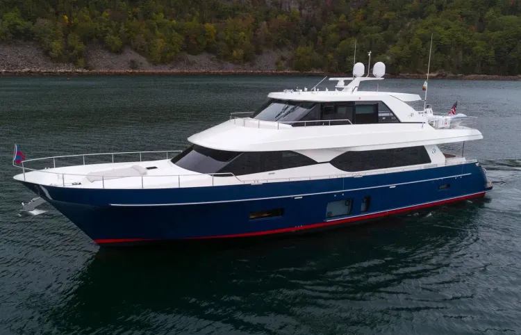 90 Ocean Alexander M/Y Sold By Kurt Bosshardt + Aleks Taldykin