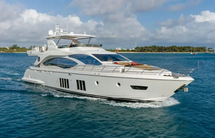 84' Azimut Sold By Patrick Hopkins, Bobby Giancola + Tony Smith