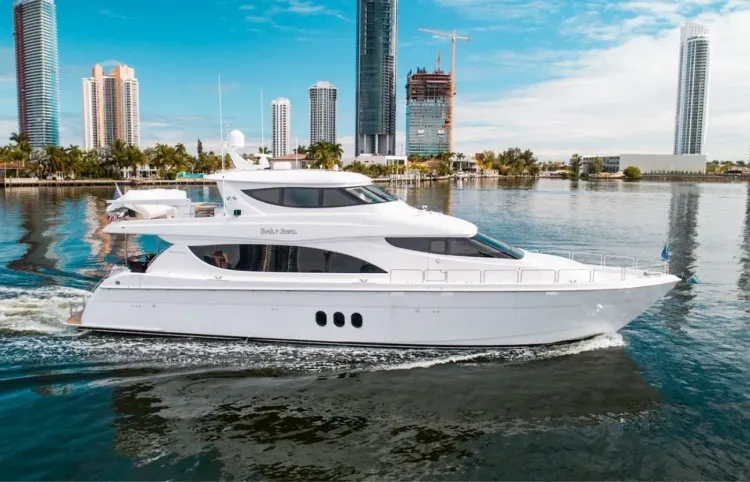 80' Hatteras Motor Yacht Sold By Dean Stuhlmann