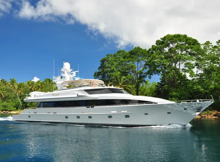 VALKYRIE: 120 Crescent Motoryacht Walkthrough