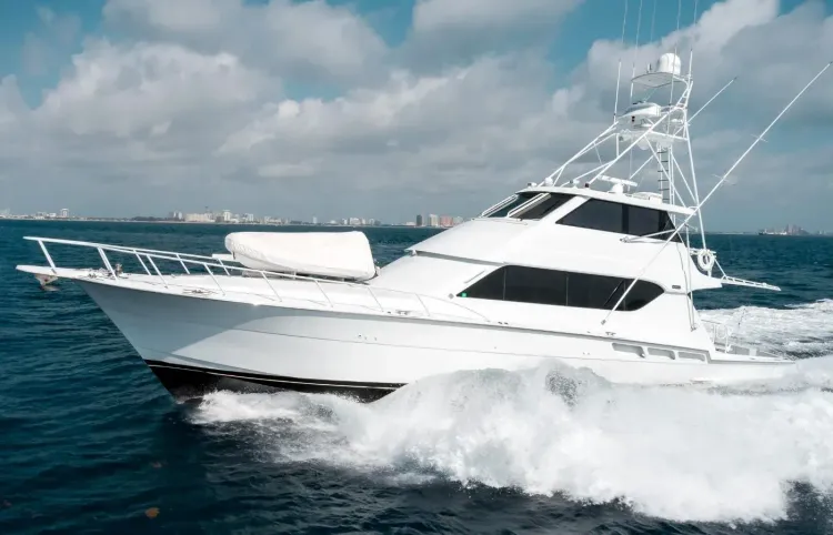70 Hatteras Sportfish Walkthrough [Boat Review + Video]