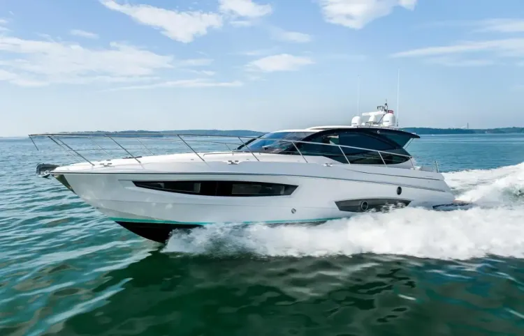 56 Rio Motoryacht Walkthrough [Boat Review + Video]