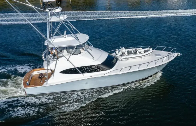59 Hatteras Sportfish Walkthrough [Boat Review + Video]