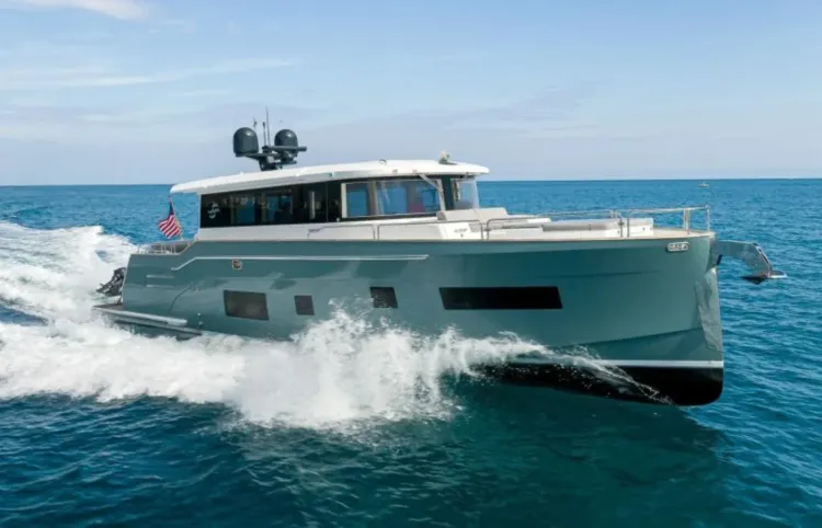 58 Sirena Motoryacht Walkthrough [Boat Review + Video]
