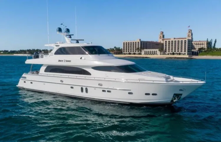 84 Horizon Motoryacht [Boat Review + Video]