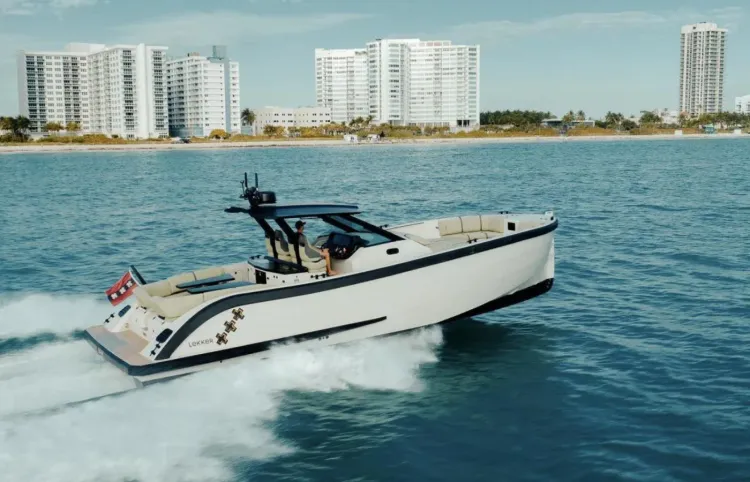 44 Lekker Day Boat Walkthrough [Boat Review + Video]