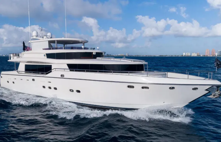 87 Johnson Motoryacht Walkthrough [Boat Review + Video]