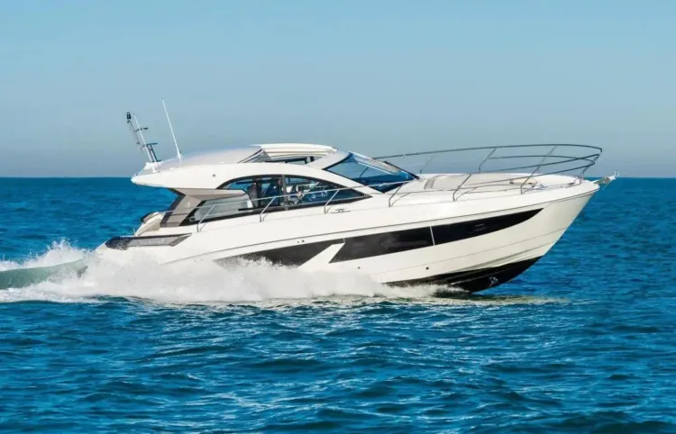 41 Beneteau GT Motoryacht Walkthrough [Boat Review + Video]