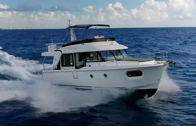 41 Beneteau Swift Trawler Walkthrough [Boat Review + Video]