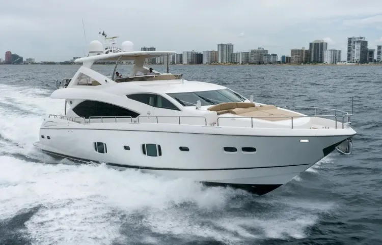 88 Sunseeker Motoryacht Walkthrough [Boat Review + Video]