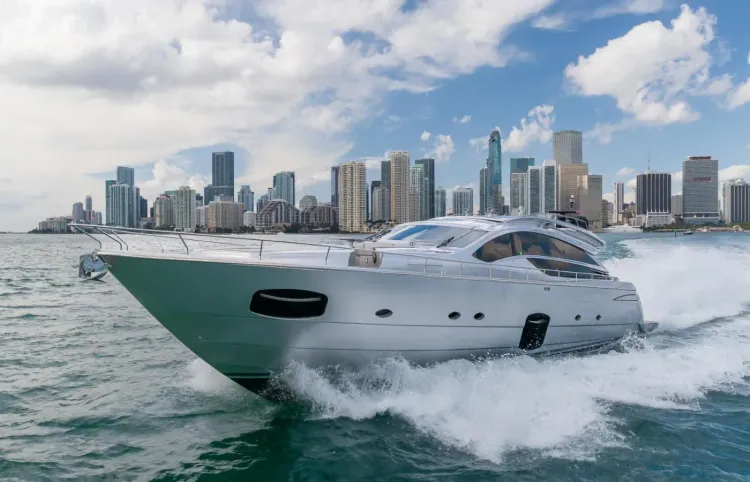 82 Pershing Motoryacht Walkthrough [Boat Review + Video]
