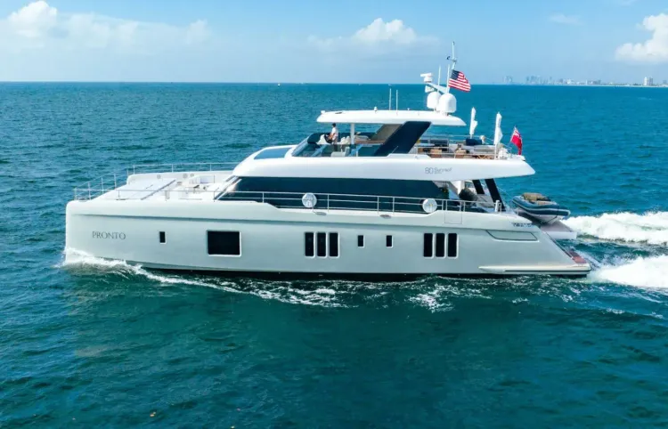 80 Sunreef Power Catamaran [Boat Review + Video]
