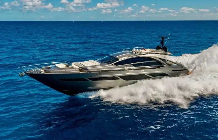 92 Pershing Motoryacht Walkthrough [Boat Review + Video]