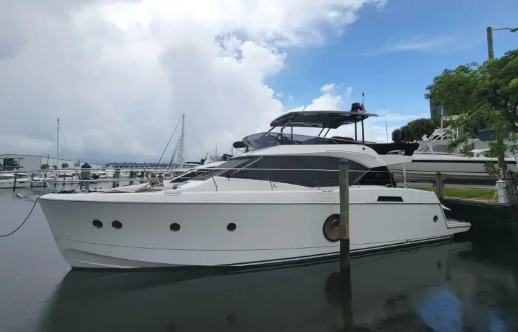 60 Monte Carlo Motoryacht Walkthrough [Boat Review + Video]