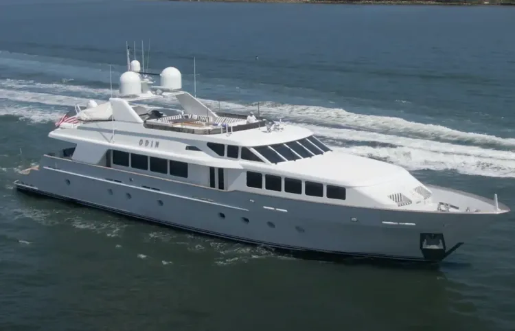 126 Trinity Motoryacht Walkthrough [Boat Review + Video]