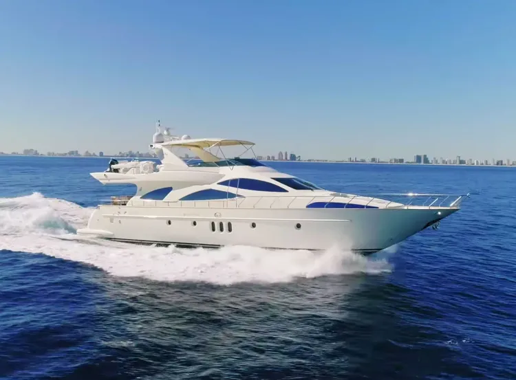 80 Azimut Carat M/Y Sold By David Johnson + Rich Lazzara