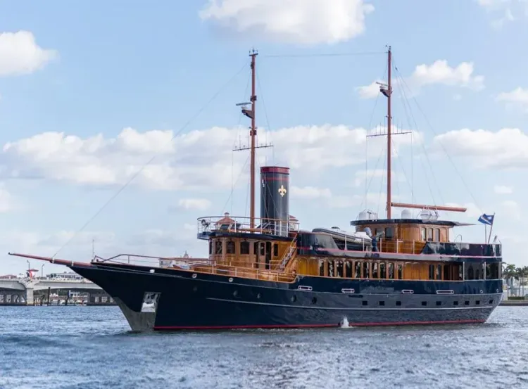 BREAD: 137 Kanter-Rybovich Motoryacht Walkthrough