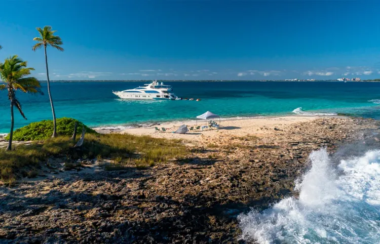 Caribbean Yacht Charters That Can Accommodate 8 Guests