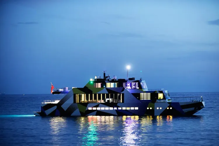 Dakis Joannou’s ‘Guilty’ Yacht Designed by Koons & Porfiri