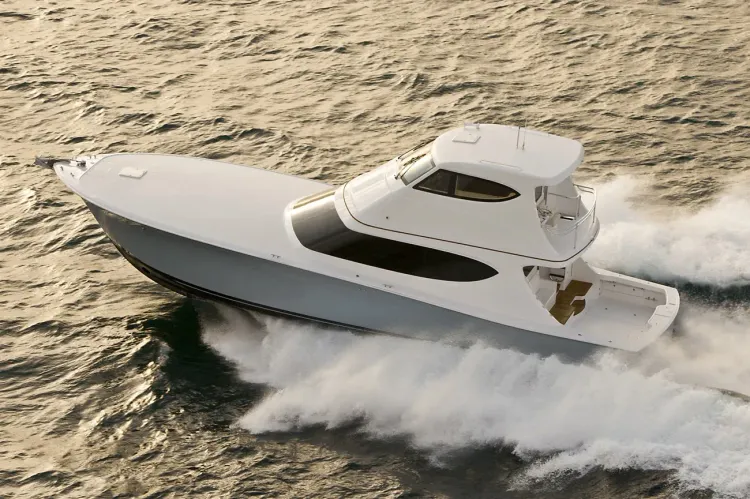 Hatteras GT63 Features Walkthrough Video