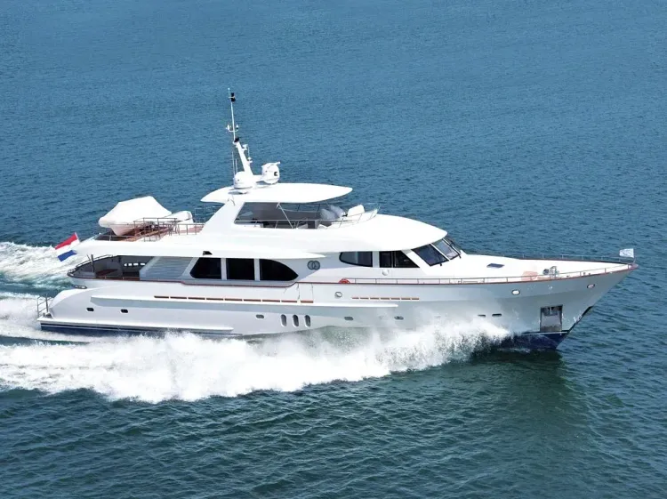 Yacht Owner’s Story: Moonen’s ‘Pura Vida’ Hull #191
