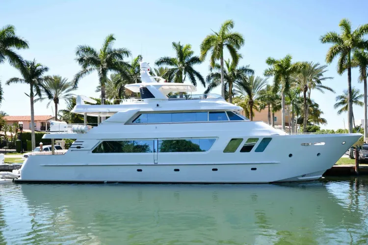 98' Brazilian MCP Motoryacht Lady D Sold