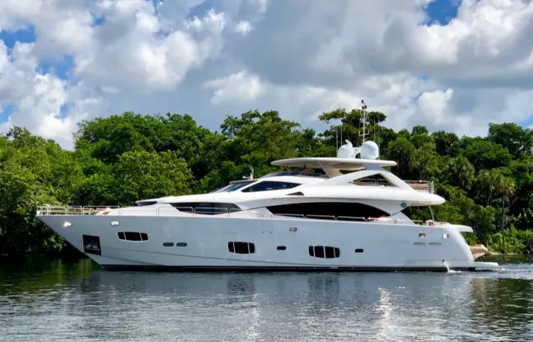 98 Sunseeker 2012  Sold by Yacht Broker David Johnson